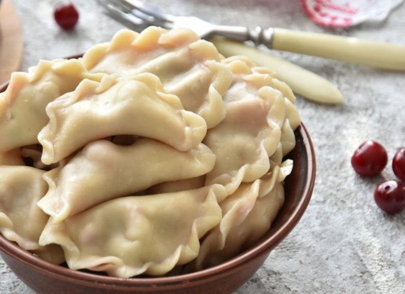 vareniki med körsbär